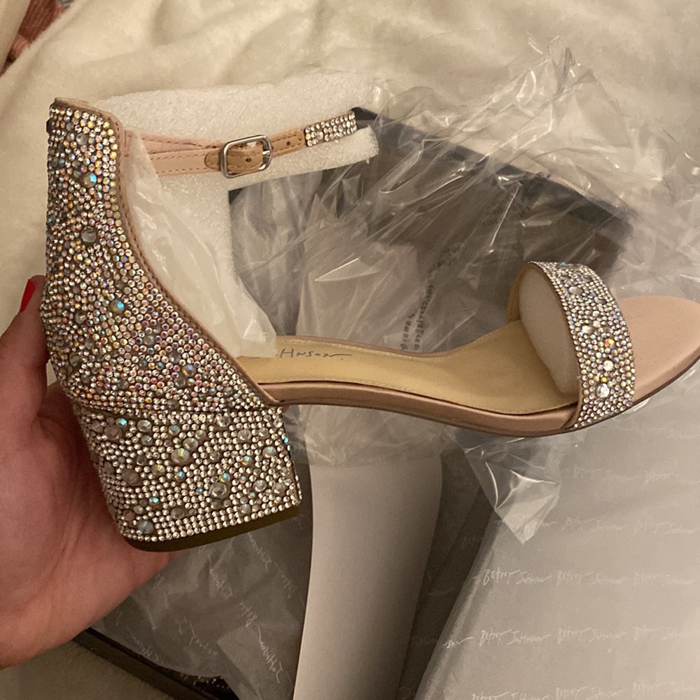 Champagne Silver Gem Betsy Johnson heels size 10 wide wedding formal shoes